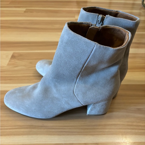 Blondo Women's Alida Waterproof Suede Ankle Bootie in Fallen Rock Gray Size 10 - Picture 13 of 15